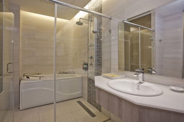 Lake View Deluxe Quadruple Room