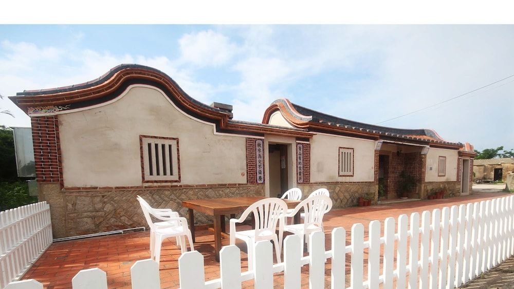 Longmen Inn Bed and Breakfast2