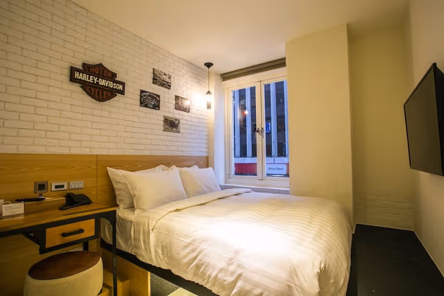 Sunshine Double Room, with Windows