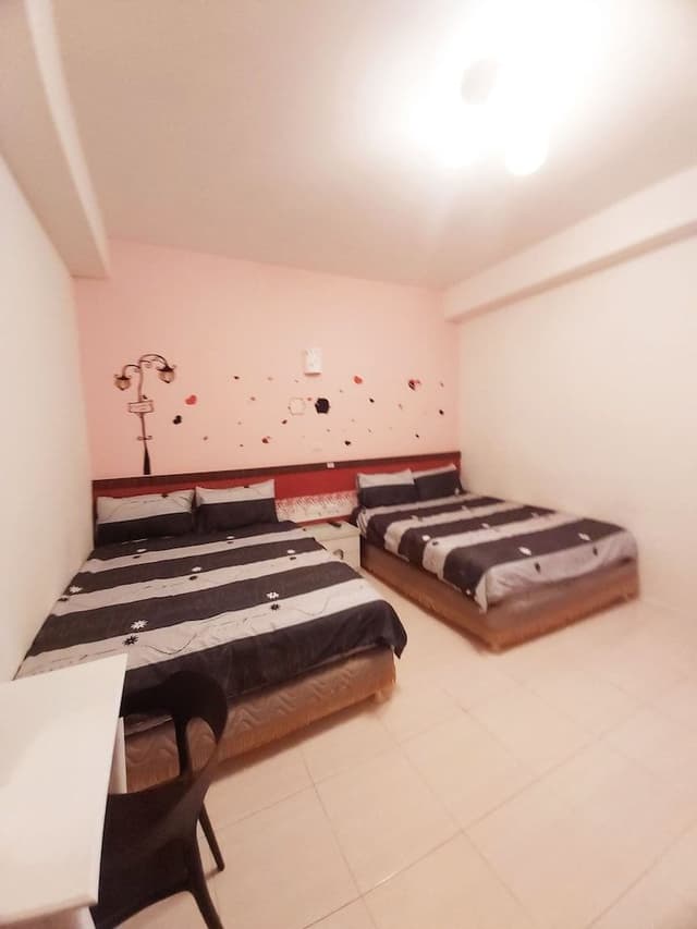 Standard Quadruple Room (402)