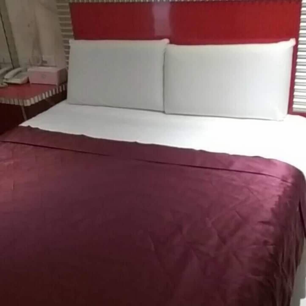 Meets Happy Hotel2