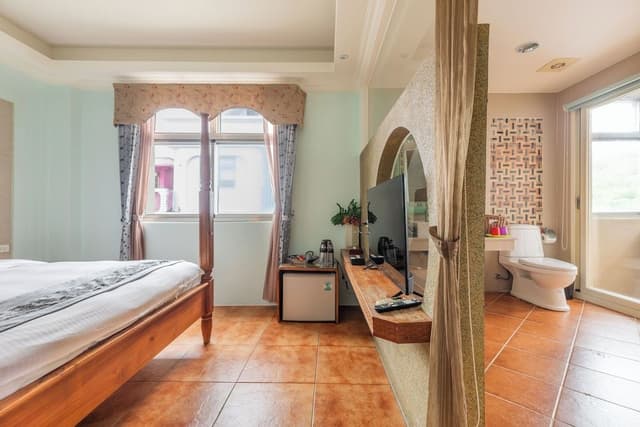 Deluxe Double Room with Bathtub