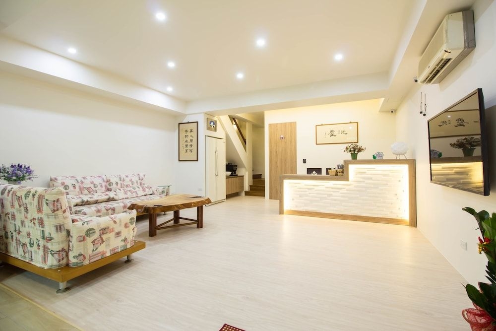 ทูเก็ตเทอร์ เฮาส์ (Together House)0
