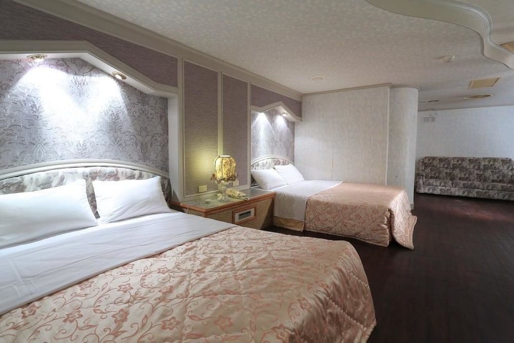 Kings Hotel3