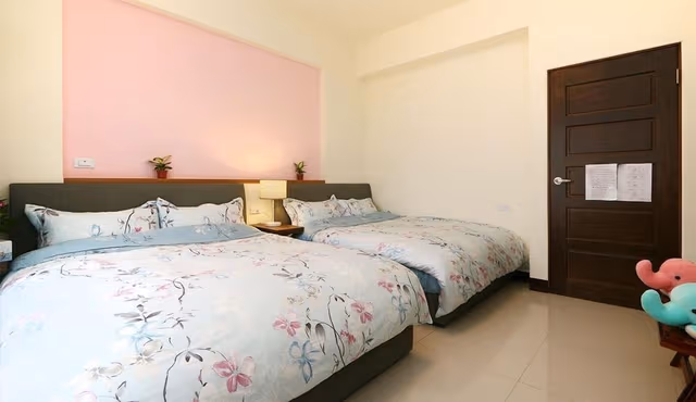 Quadruple Room (302)