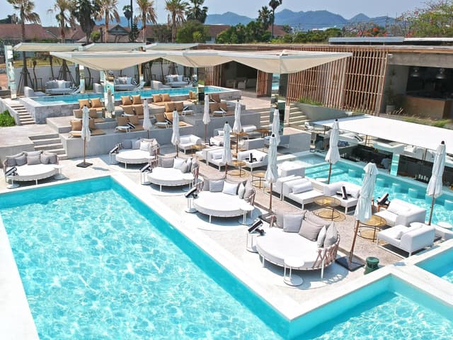 Sundance Beachfront Pool Villa
