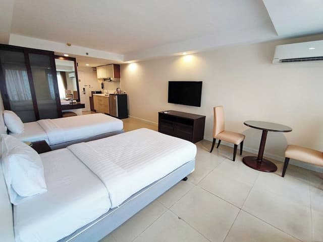 Studio Connecting Room