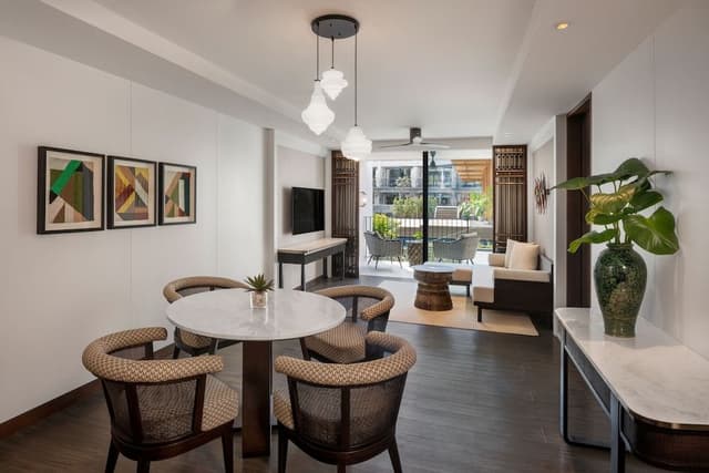 Suite, 2 Bedrooms, Balcony, Pool View