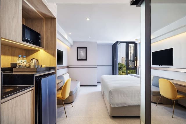 Superior Room, 1 King Bed, Non Smoking, Microwave