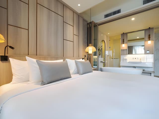 Pool Suite