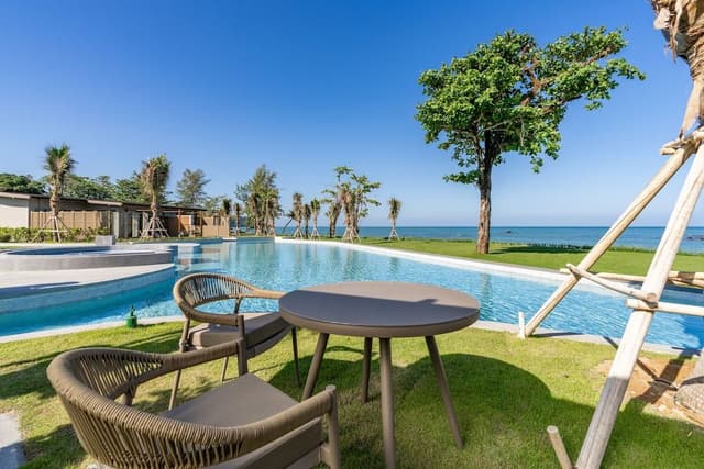 Seafront Pool Villa In Love