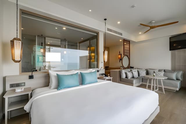 Seaview Pool Suite