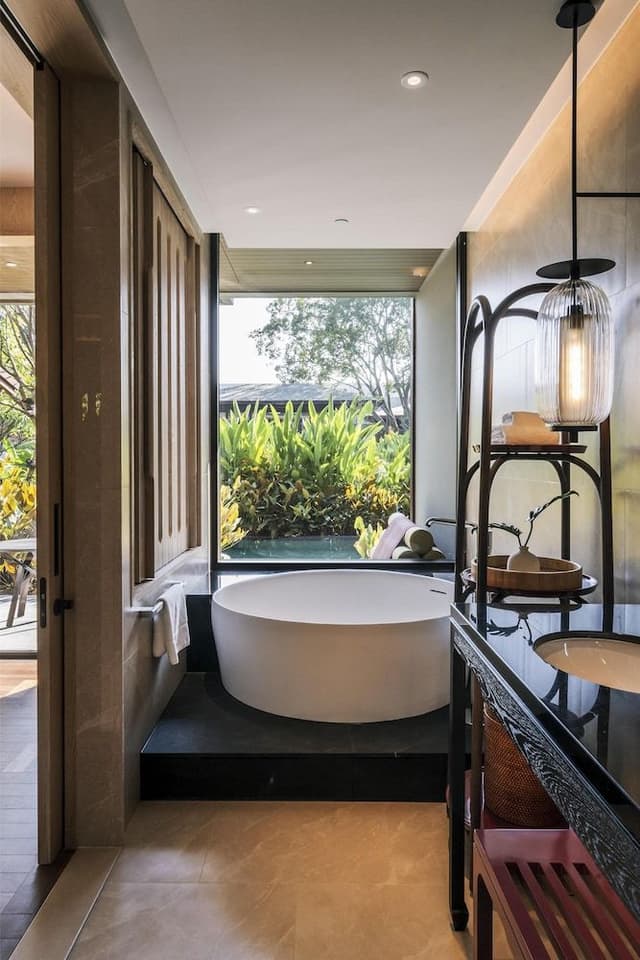 Deluxe Room, 1 King Bed, Pool Access
