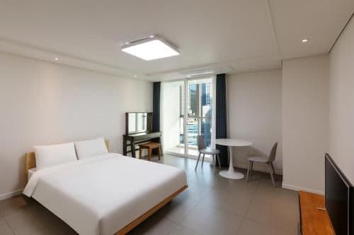 Junior City View Suite