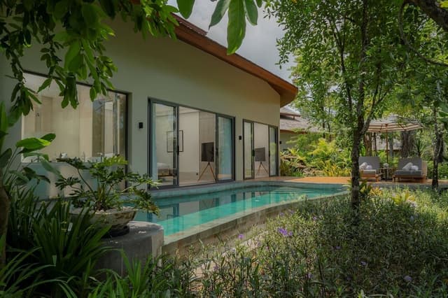 Lagoon Pool Villa