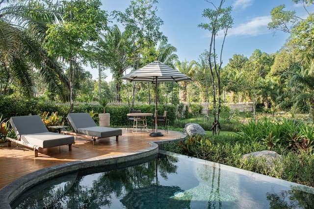 Lagoon Pool Villa