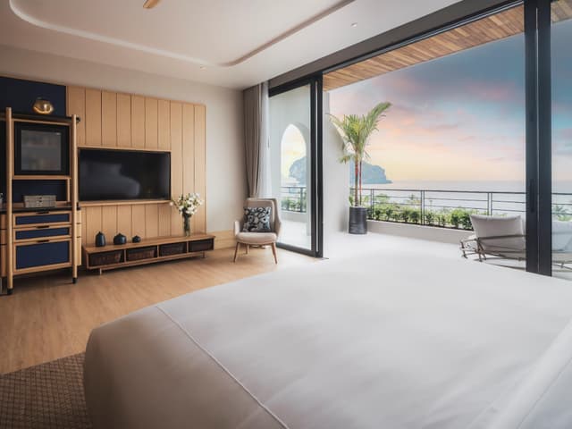 Family Sea View Suite