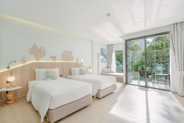 Family Room, Pool Access