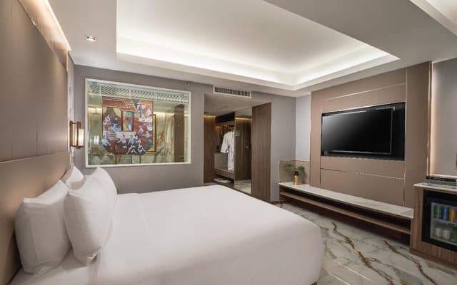 Premier King Room