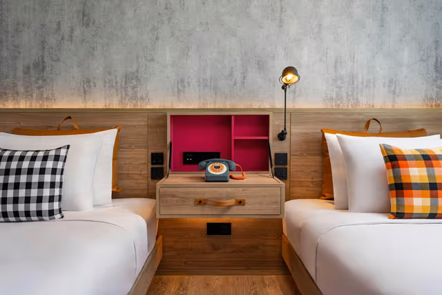 Moxy Skyline Twin Room, Guest room, 2 Twin, Skyline view, High floor