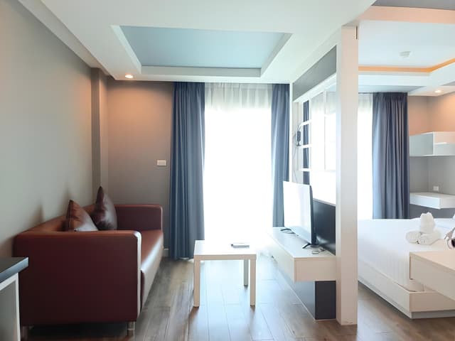 Deluxe Studio