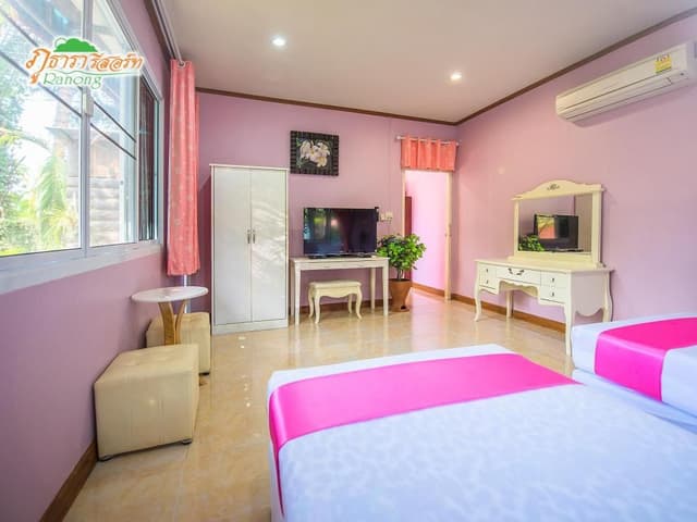 Standard Twin Bed Room