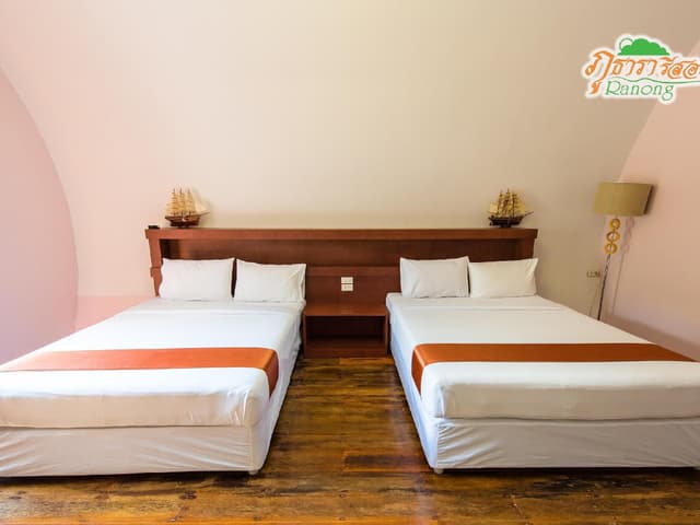 Deluxe Twin Bed