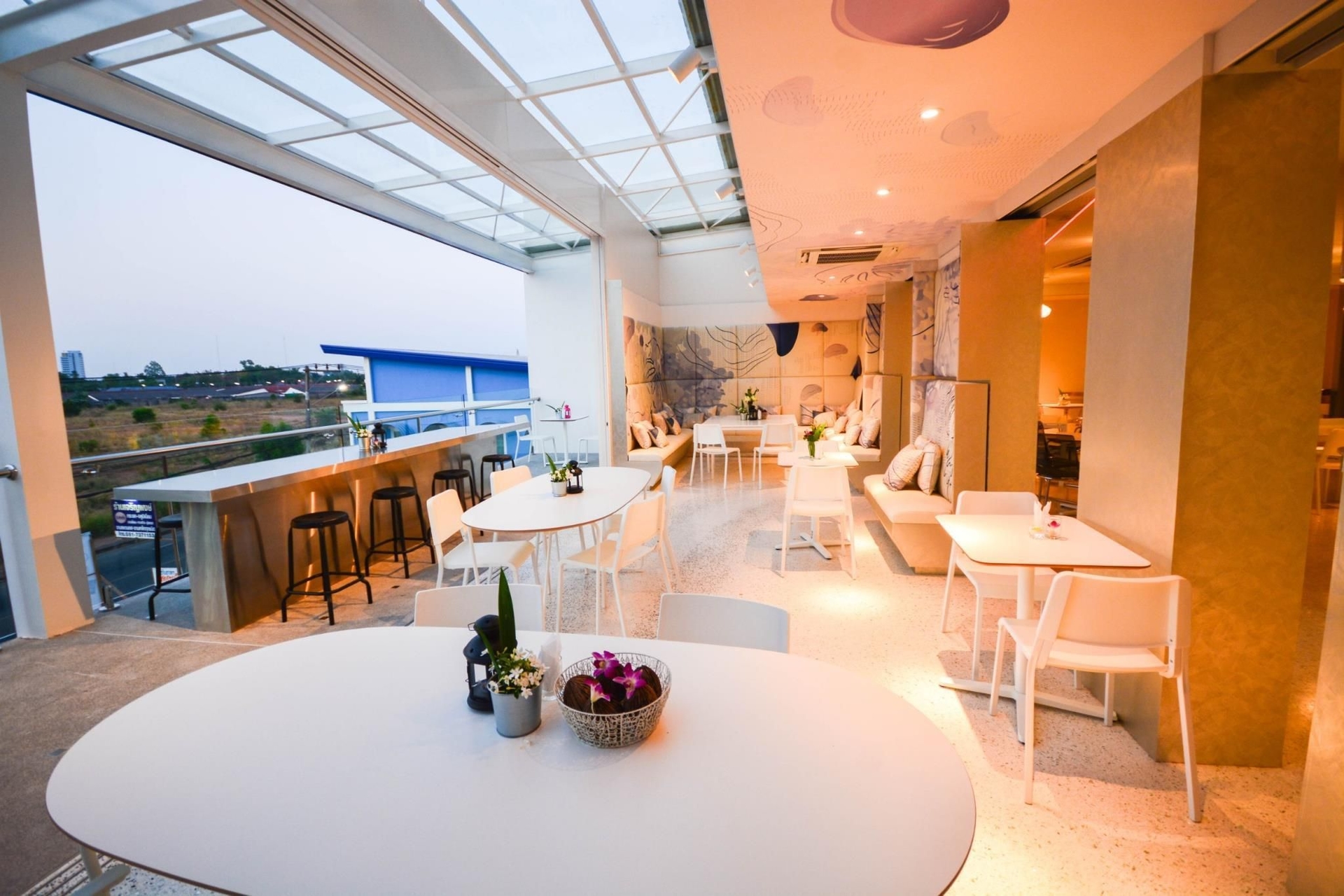 Comet Hotel Surat Thani4