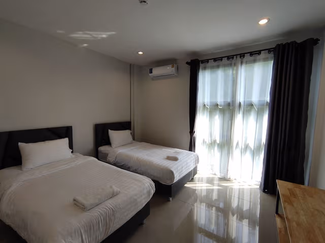 Standard Twin Room