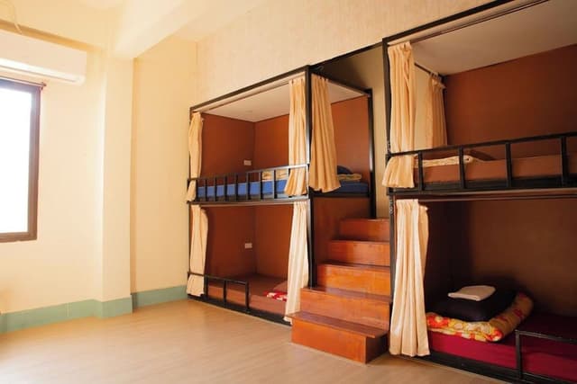 8 Mixed Dorm (Private Bathroom)