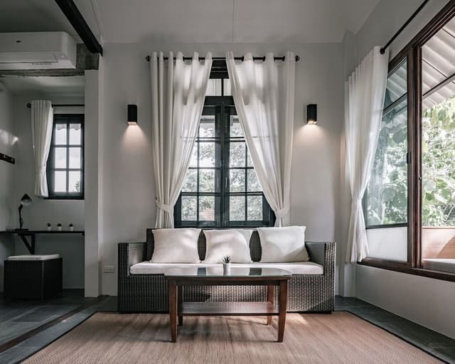 Studio Suite, 1 King Bed, Garden View