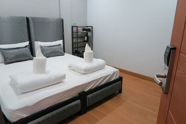 Economy Double Room, 1 Bedroom, Non Smoking, City View Share Bathroom