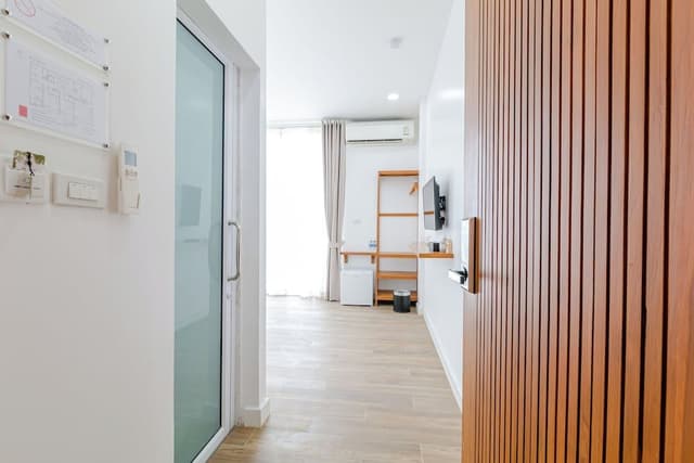 Deluxe Room, 1 King Bed, Non Smoking, Balcony