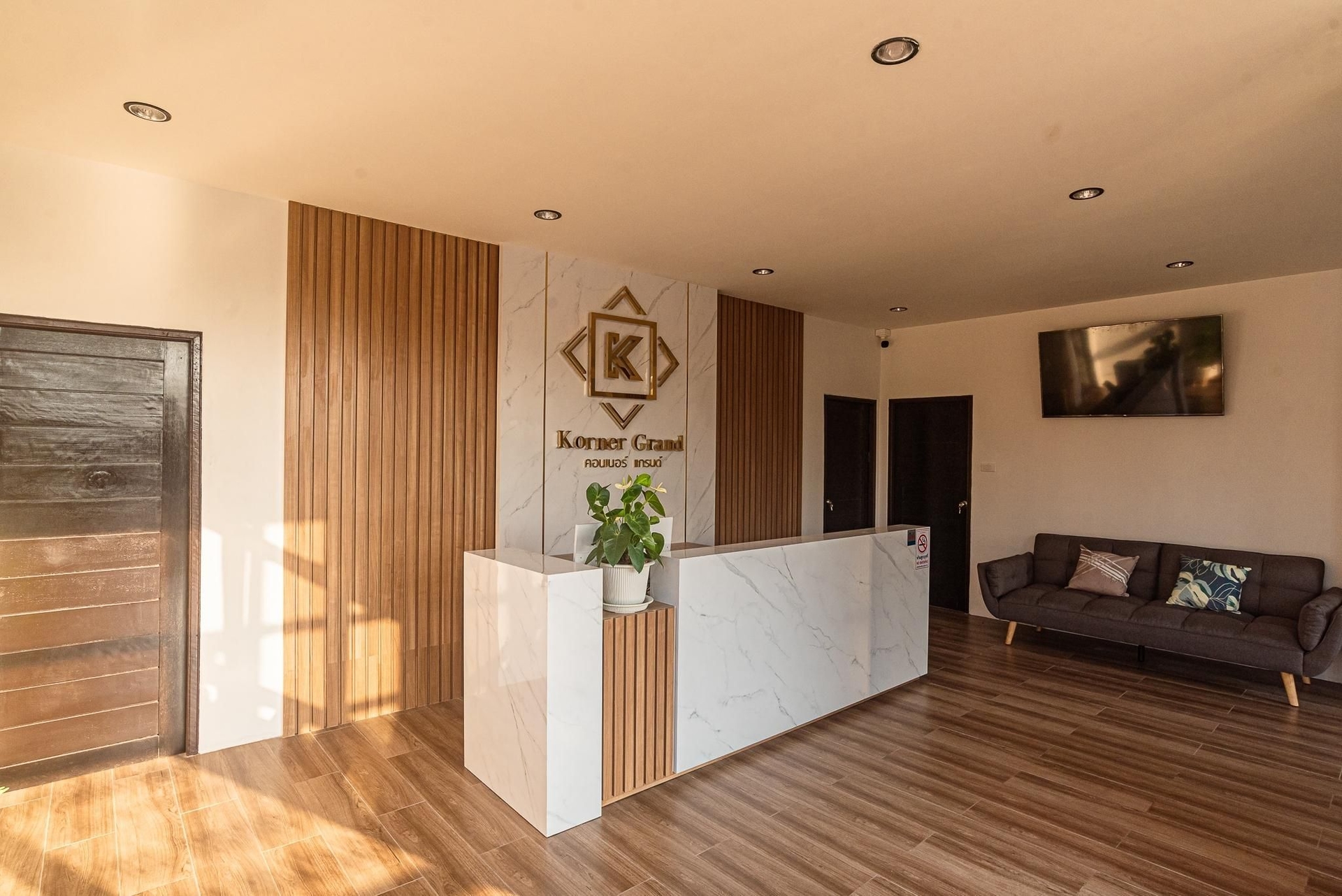 โรงแรมคอร์เนอร์ แกรนด์ (Korner Grand Hotel)4
