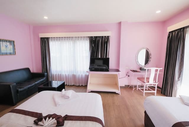 Deluxe Suite Twin