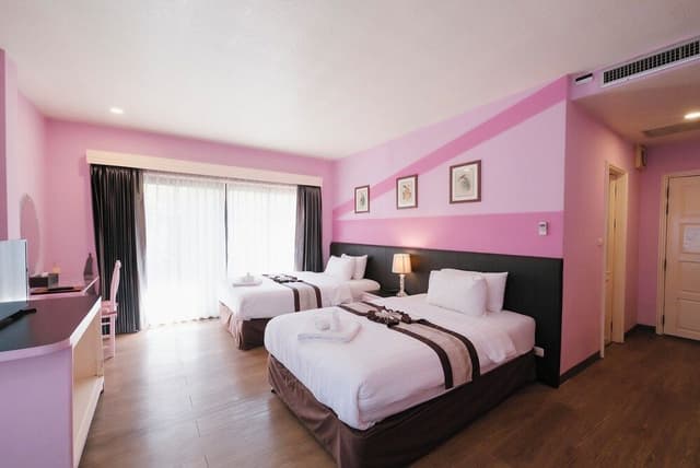 Deluxe Suite Twin