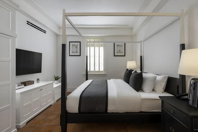 Grand Deluxe King Bed Room