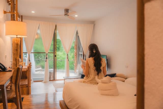 Luxury Suite with Bathtub on the Balcony