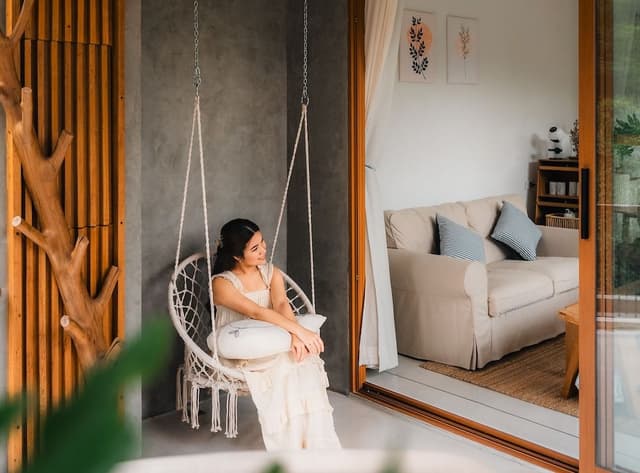 Honeymoon Suite with Bathtub on the Balcony