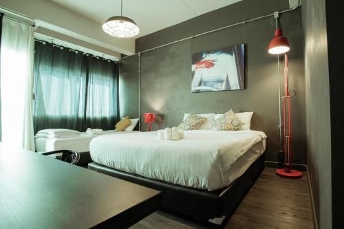 Fashen Poshtel1