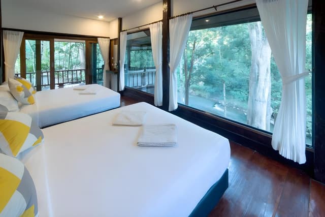 Deluxe Family Room