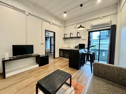 เดอะ 51 โฮมเทล (The 51 Hometel)1