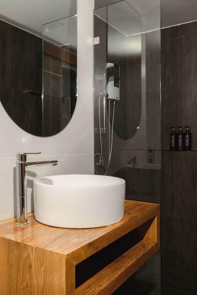 Double Room, 1 Queen Bed, Private Bathroom, City View