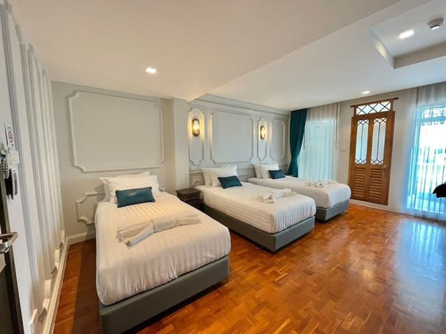 Senior Triple Room