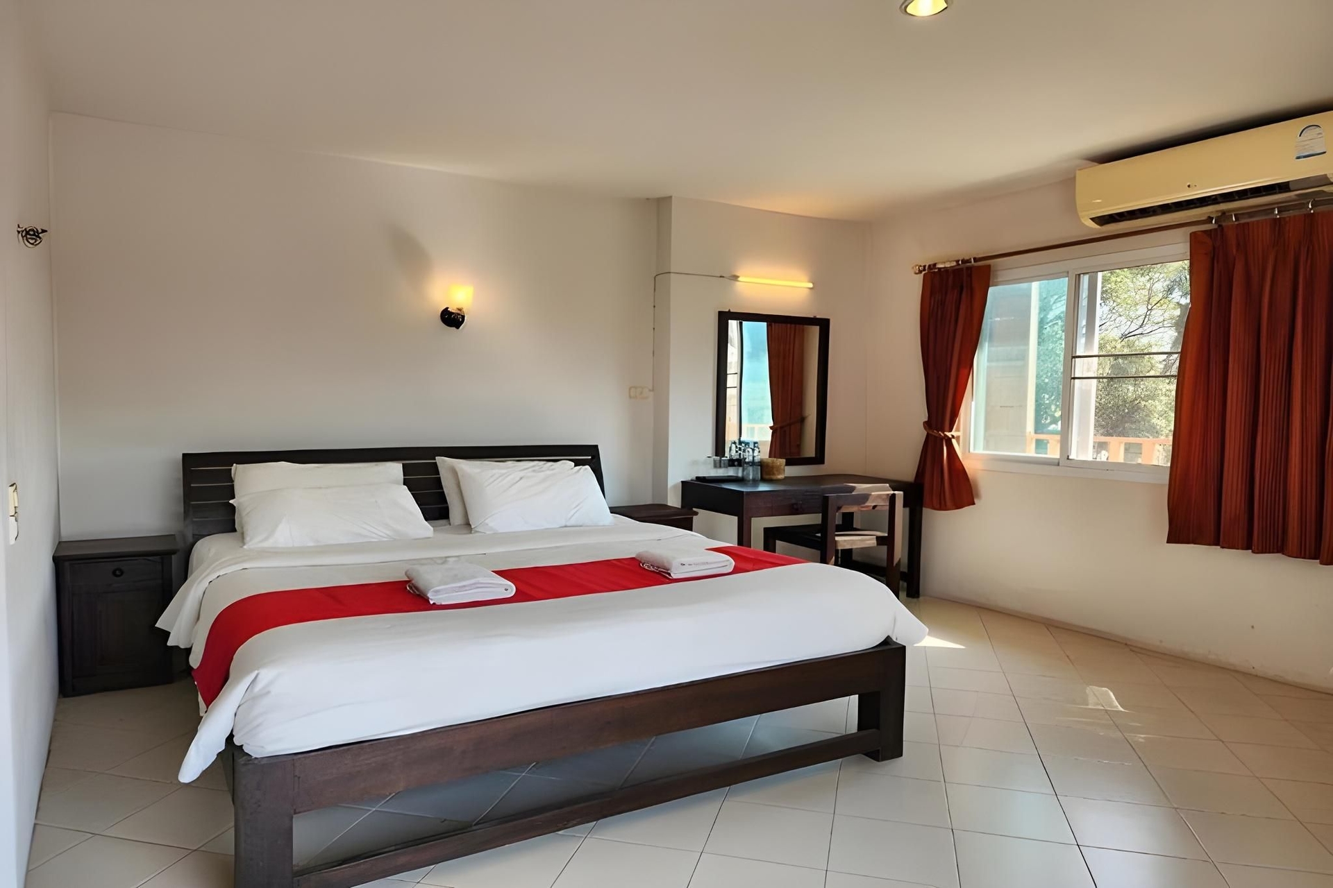 โรงแรมบัดเจ็ทสตาร์ เชียงใหม่ (Budget Stars Hotel Chiang Mai)1