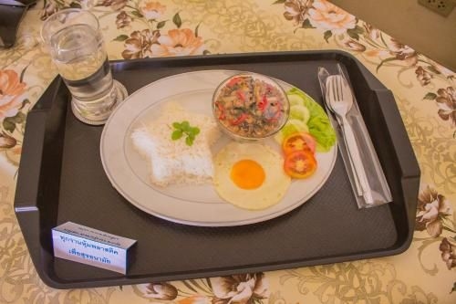 โรงแรมพีเพิล เพลซ คลาสสิก (People Place Classic Hotel)4