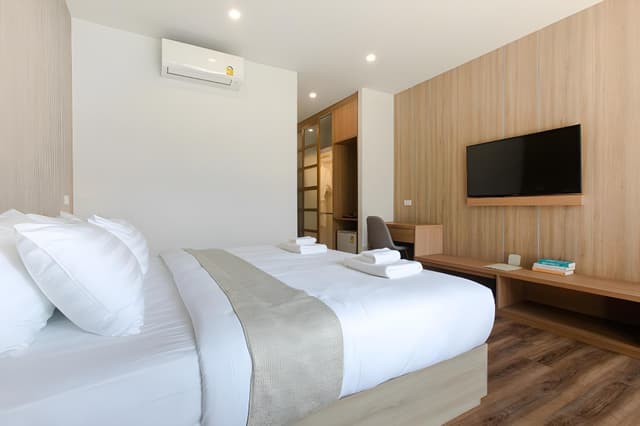Studio King Bed