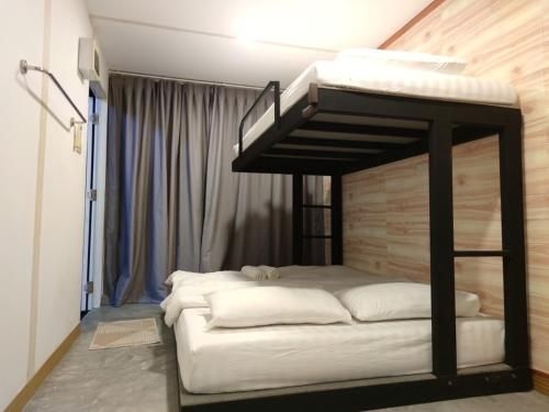 โรงแรมอินน์บ็อกซ์ เชียงใหม่ (innbox Chiangmai Hotel)2