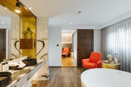 Corner Suite