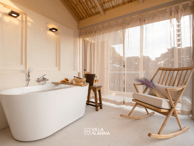 Moon Bath Suite